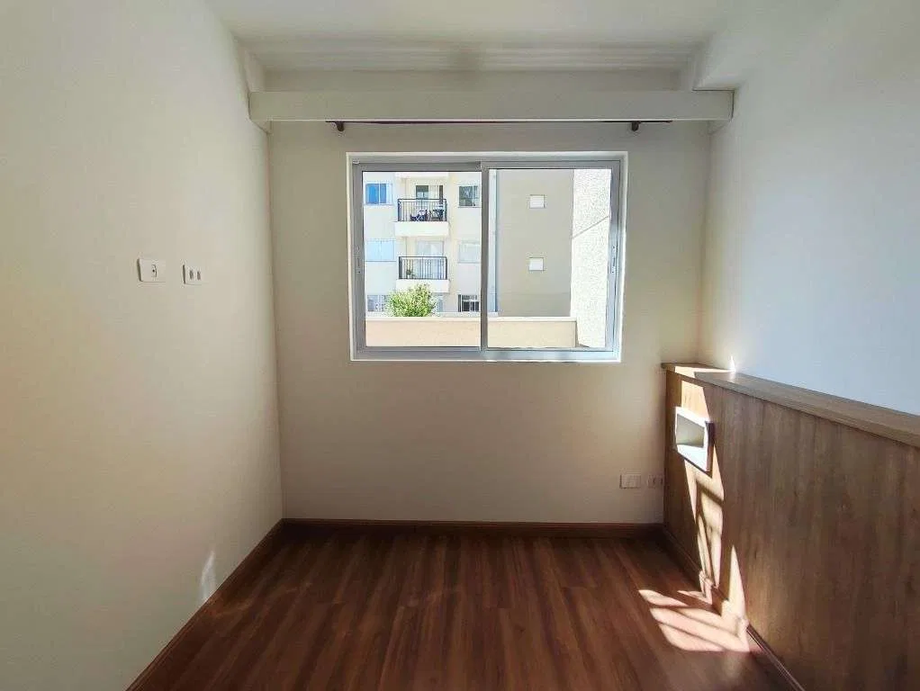 2-bedroom apartment with wood or laminate floors in Curitiba — photo 25
