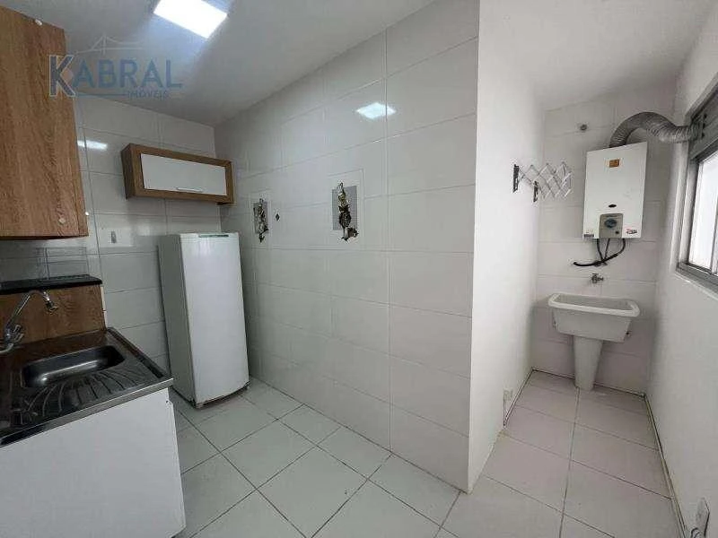 Дерев'яна підлога або ламінат та 1 спальня: квартира 43 м²