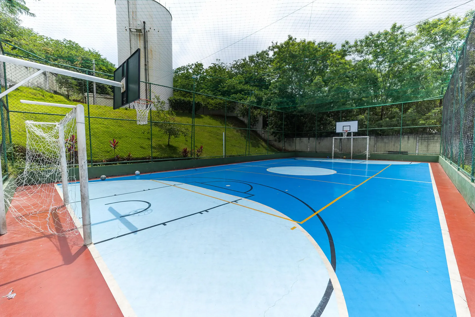2-bedroom apartment in a building with a pool — photo 8