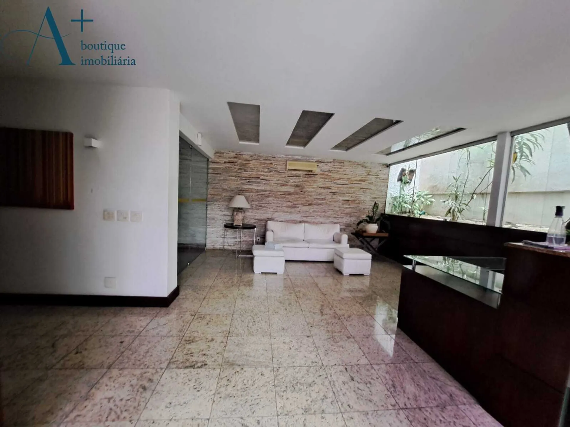 Apartamento de 160 m² con 4 dormitorios y pisos de madera — photo 24