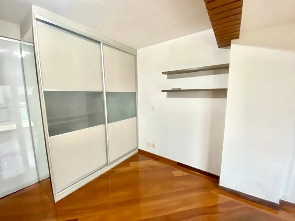 Apartment on the 14th floor with a grill on the balcony — photo 9