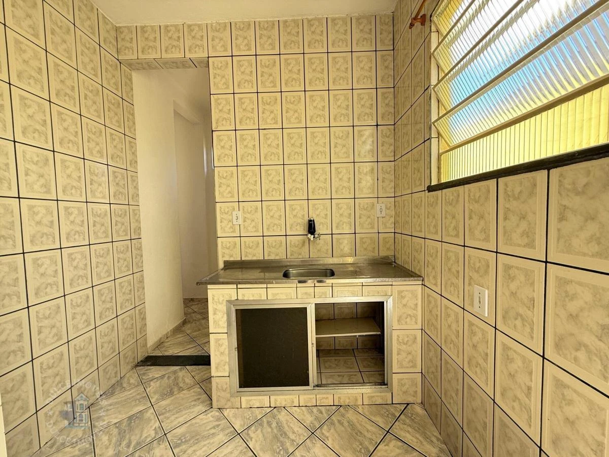 Unfurnished 1-bedroom house with an electric shower — photo 18