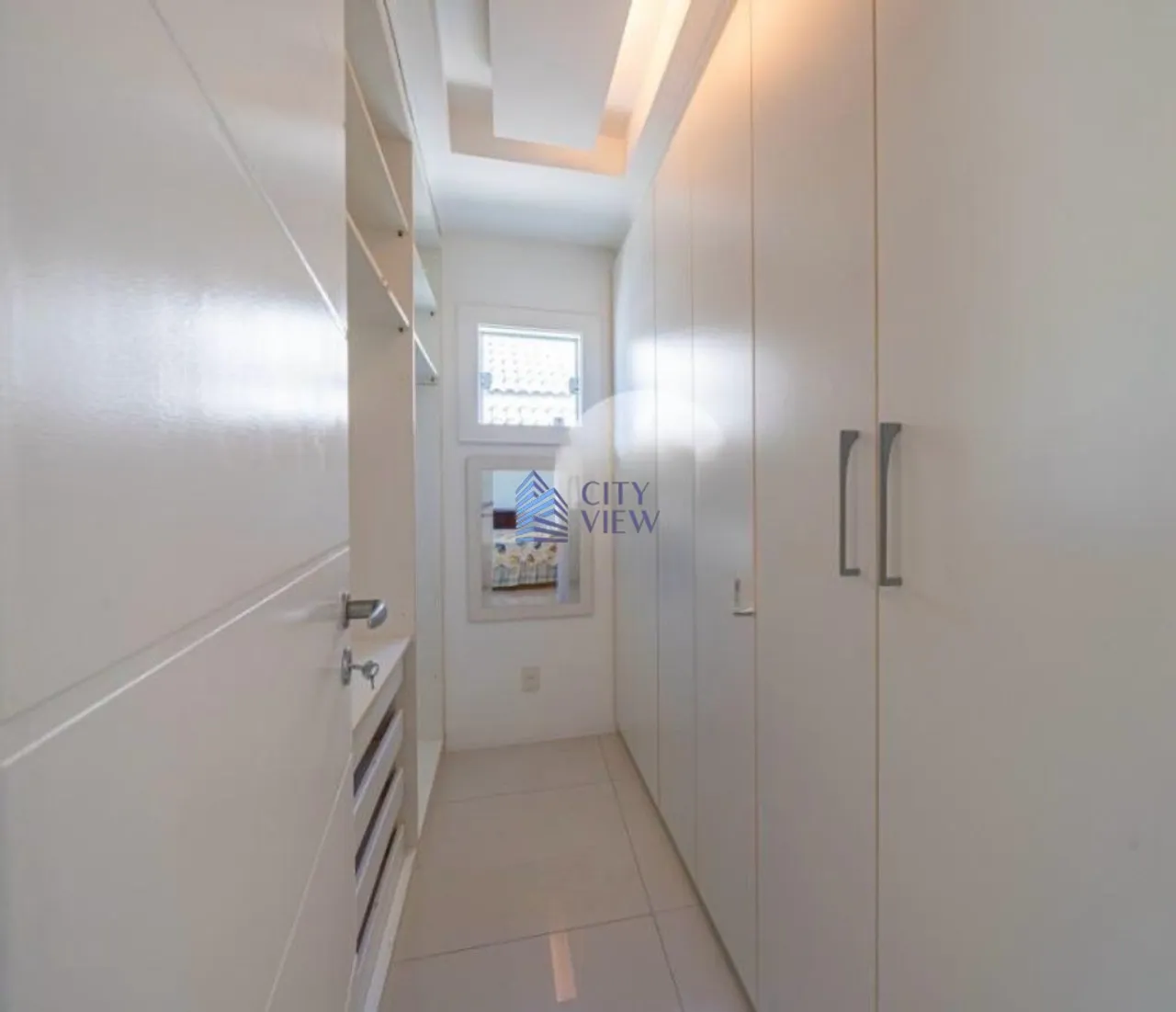House with 5 bedrooms, 5 bathrooms and 5 parking, 1000 m² — photo 17
