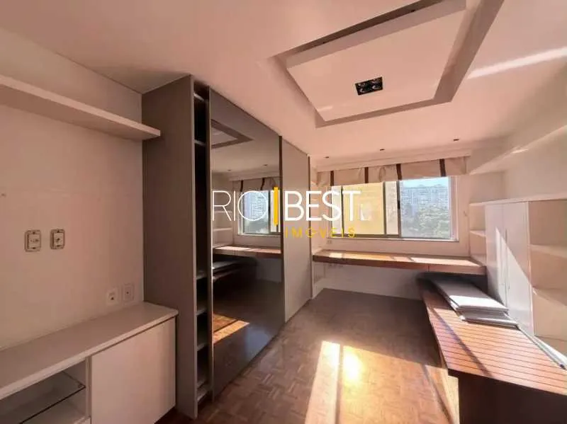 Unfurnished apartment with 4 bedrooms and 5 bathrooms — photo 17