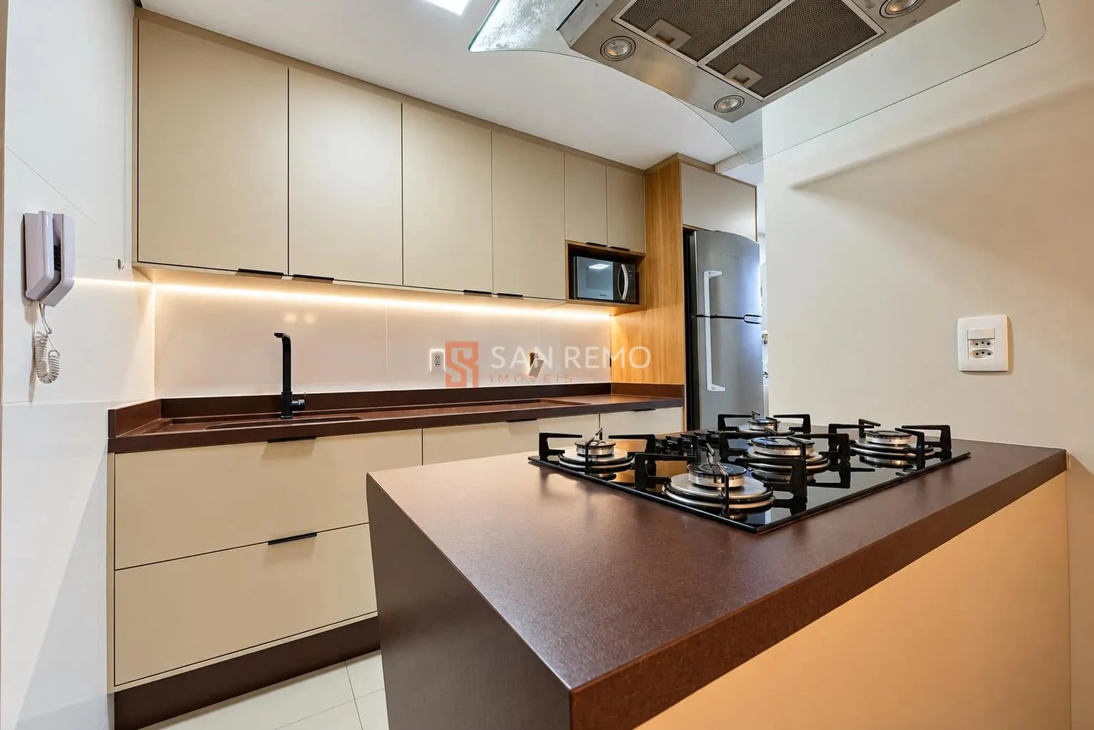 Меблированная квартира с 2 спальнями, 78 м² и 1 паркоместом