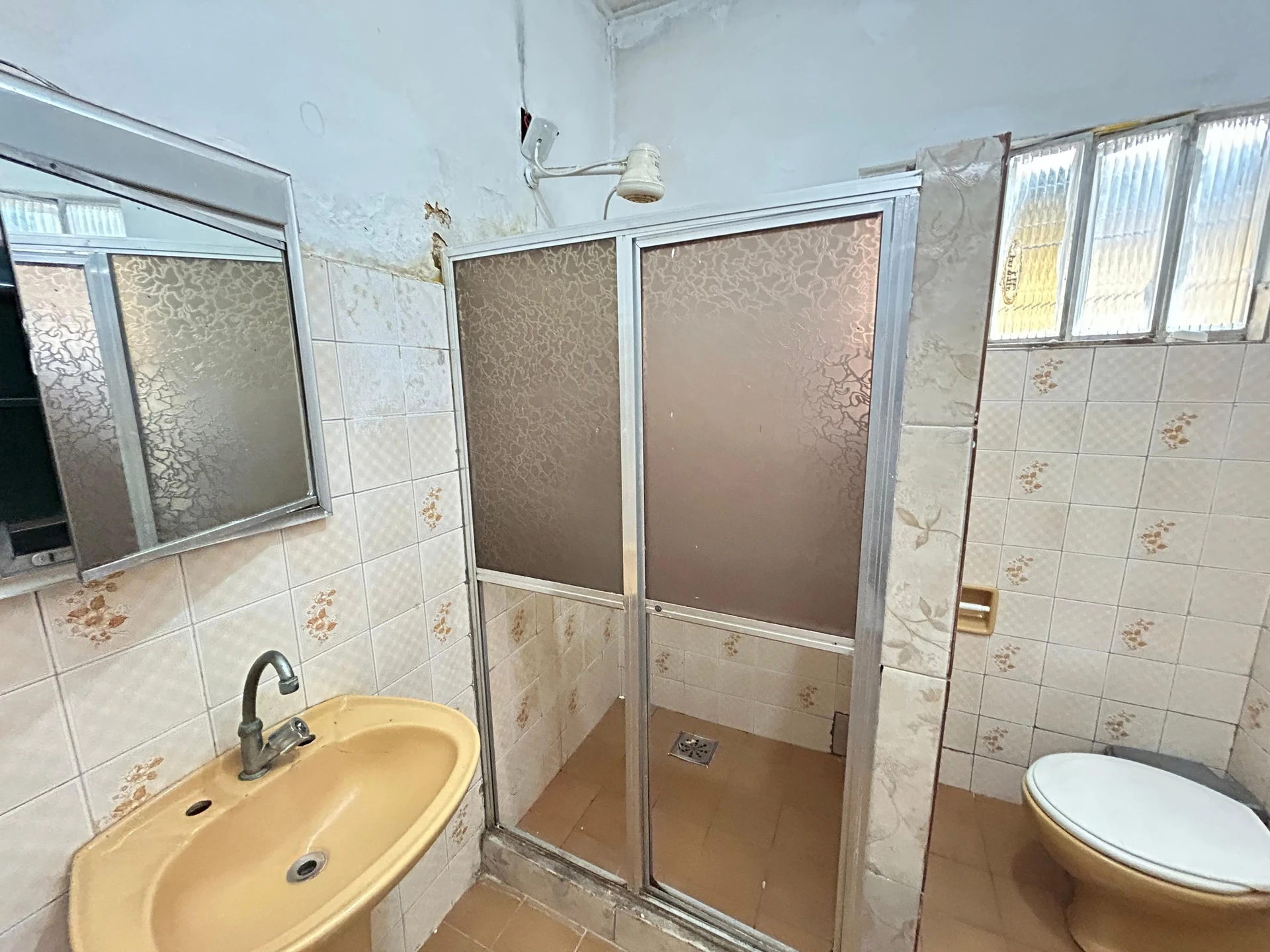 House for rent with 2 bedrooms, balcony and yard — photo 9
