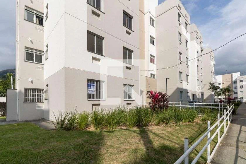 Apartamento de 49 m² com box de vidro no banheiro — photo 11