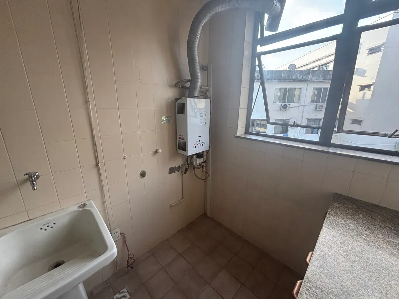 3-bedroom apartment with en-suite and balcony — photo 12