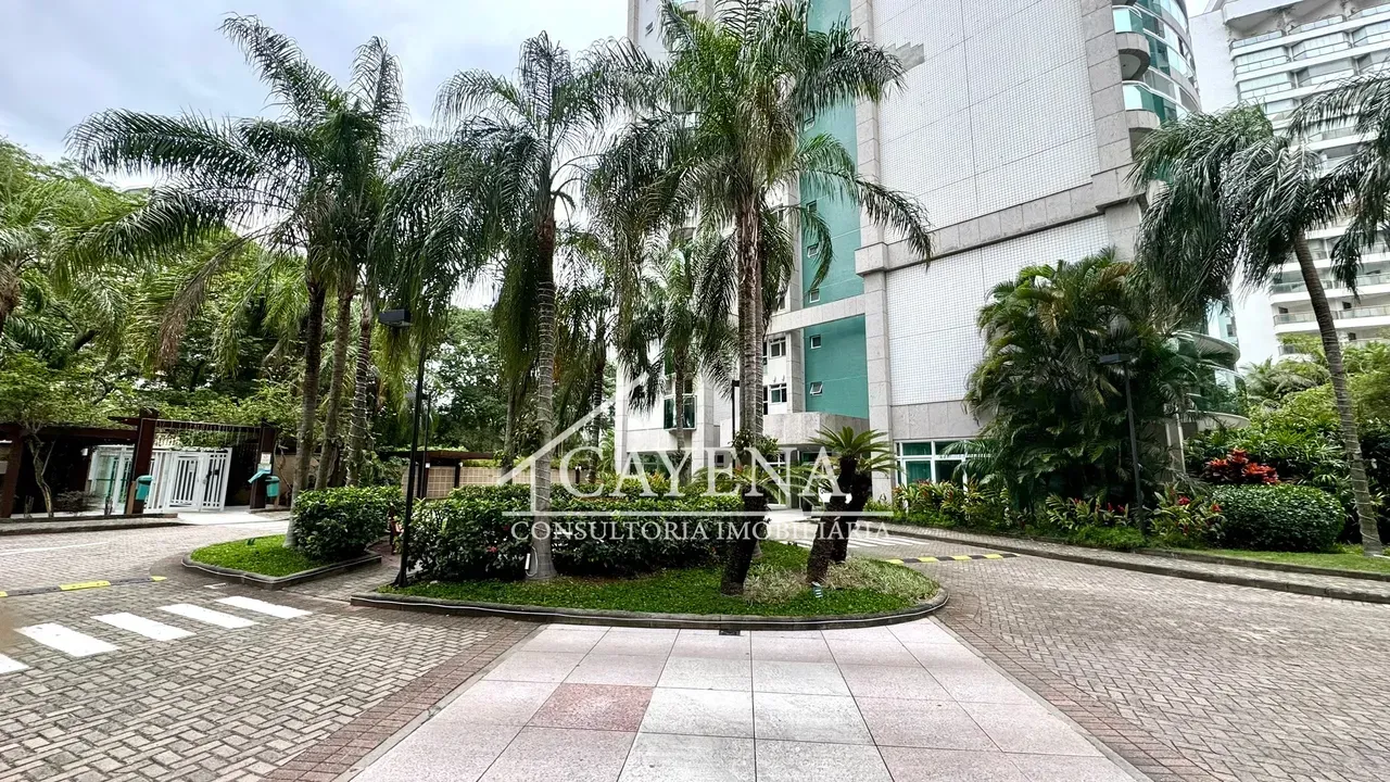 Furnished 4-bedroom apartment with glazed balcony — photo 27