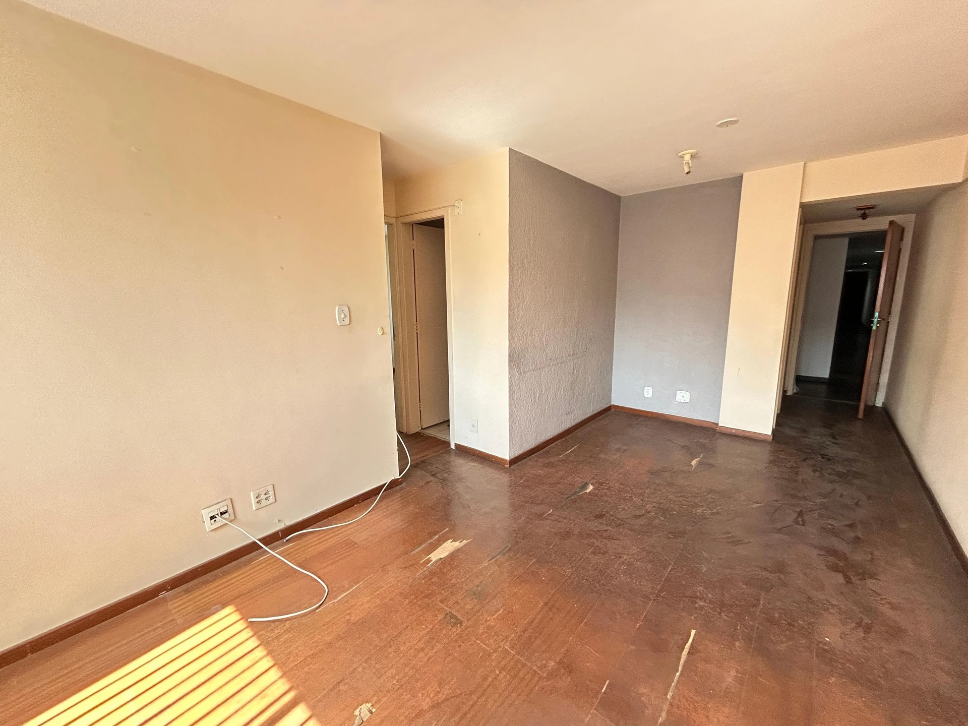 Unfurnished rental apartment with 2 bedrooms and parking — photo 31