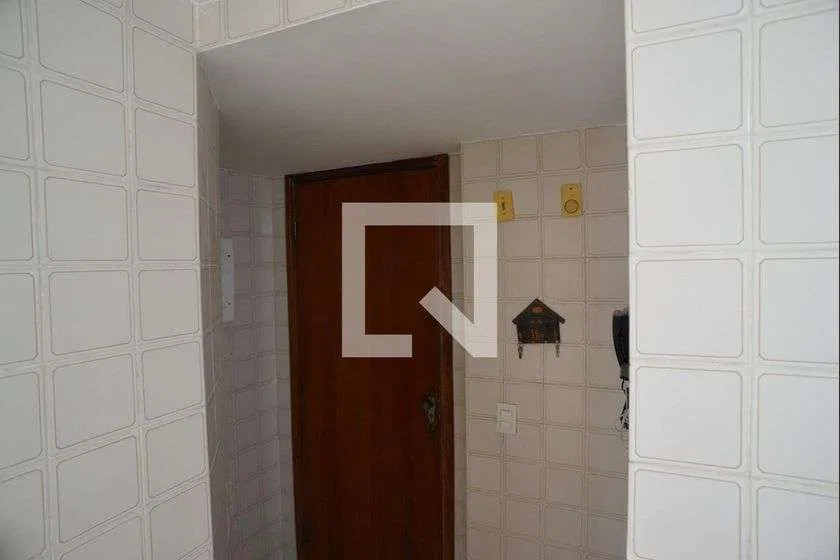 Apartment, 83 m², with wood or laminate floors — photo 3