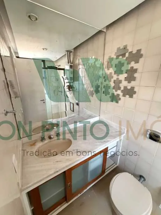 2-bedroom apartment with a mountain view in Rio de Janeiro — photo 17
