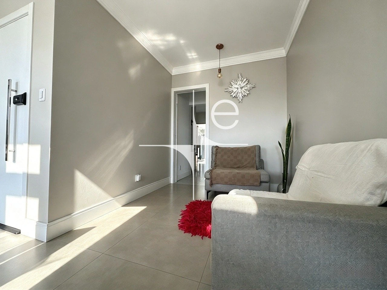 Furnished apartment, 184 m², with floor-to-ceiling windows — photo 2