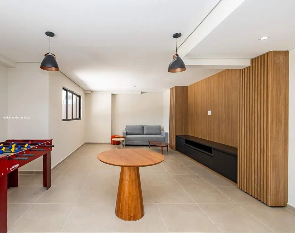 Furnished 2-bedroom apartment with balcony — photo 24