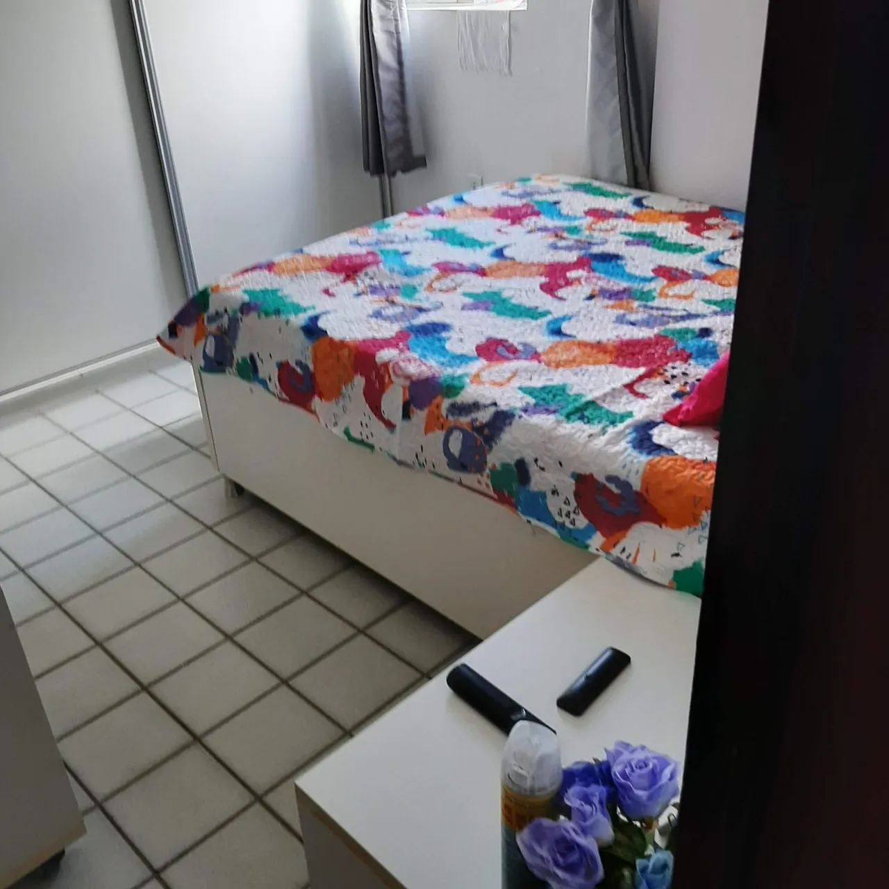 Furnished 1-bedroom apartment with open-plan kitchen — photo 3