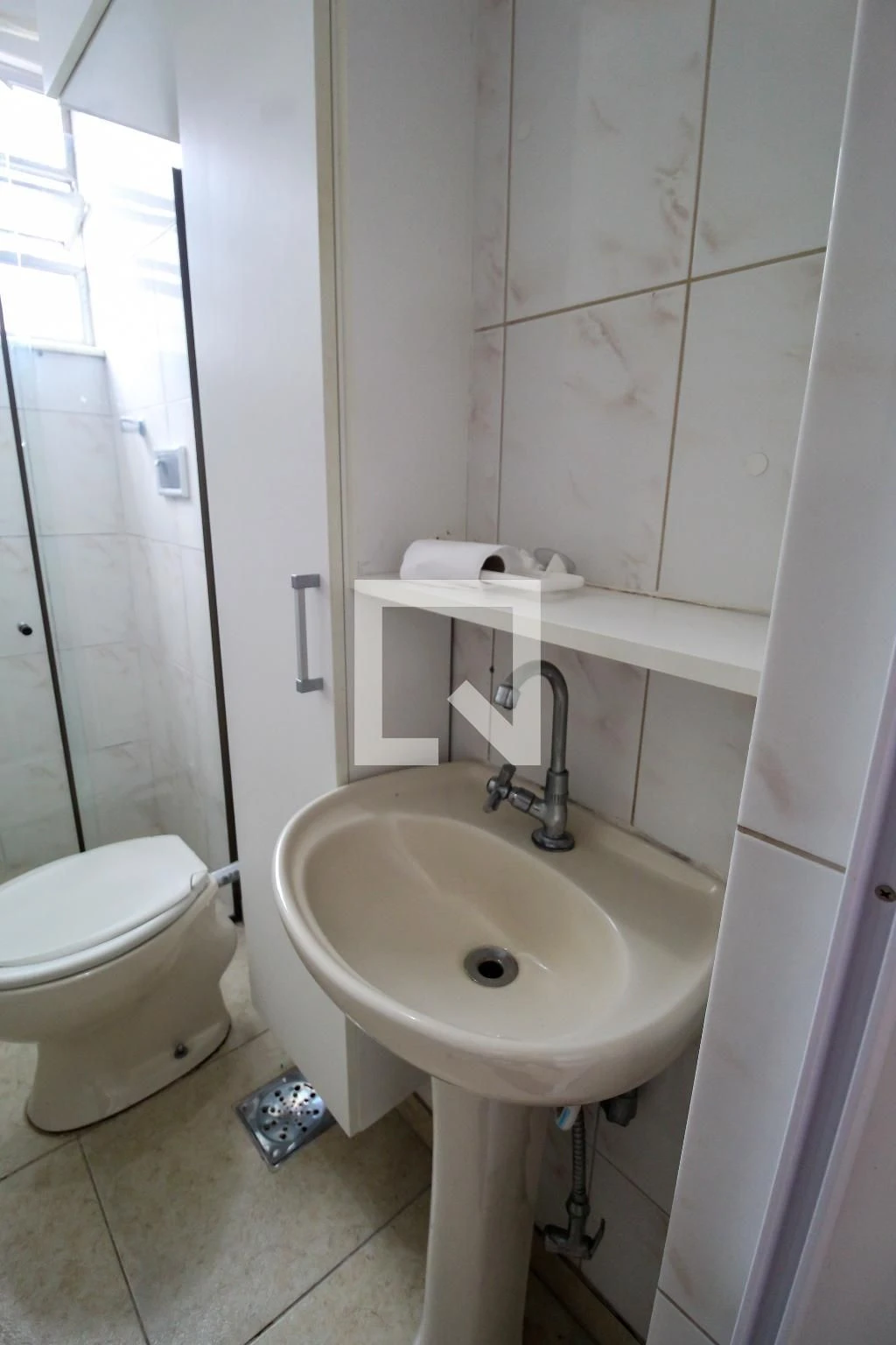 Unfurnished 1-bedroom apartment with a private BBQ area — photo 21