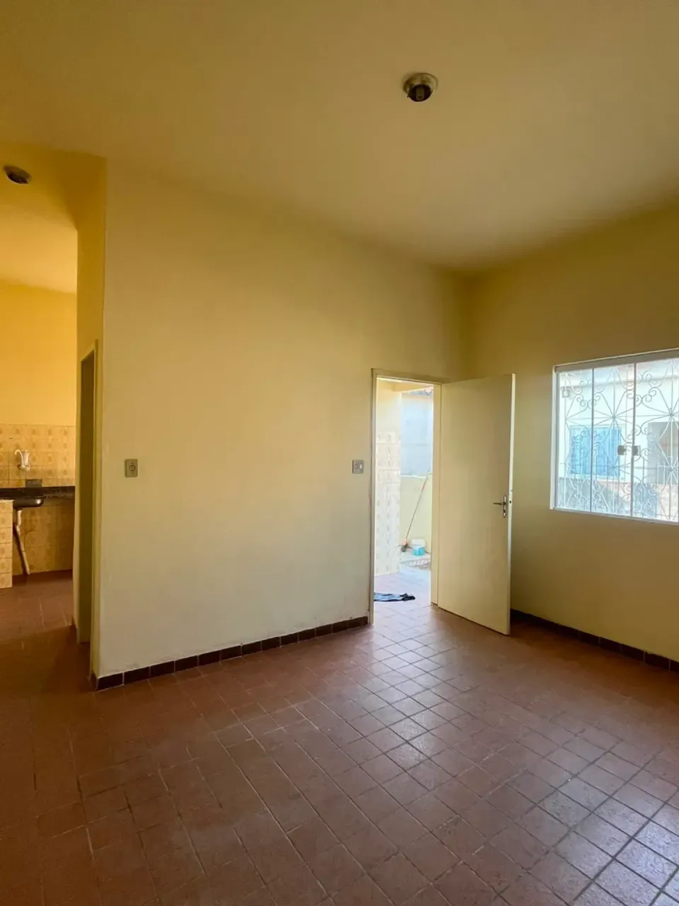 Unfurnished house with 1 bedroom and a balcony