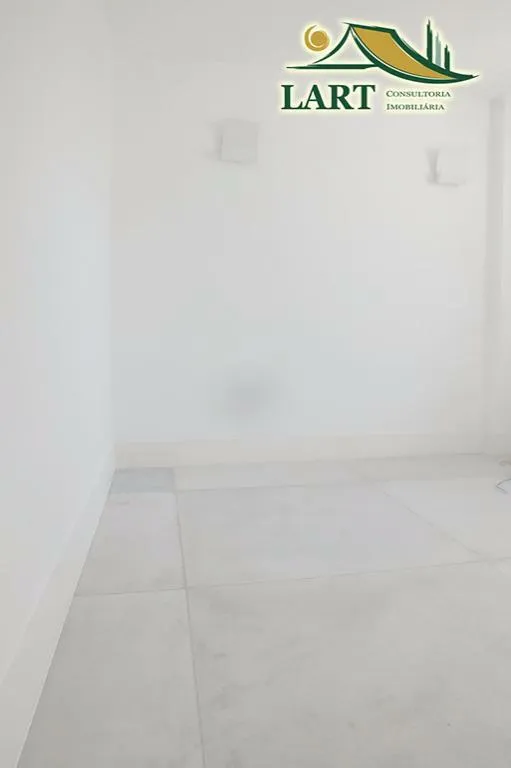 3-bedroom apartment in a building with a pool — photo 19