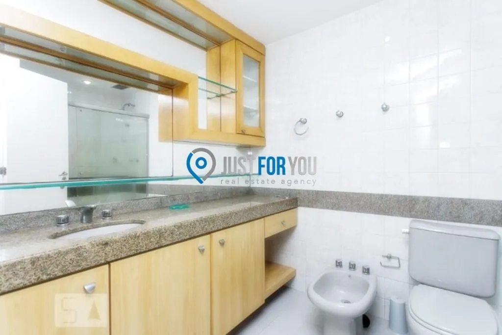 3-bedroom apartment with 4 baths and balcony — photo 30