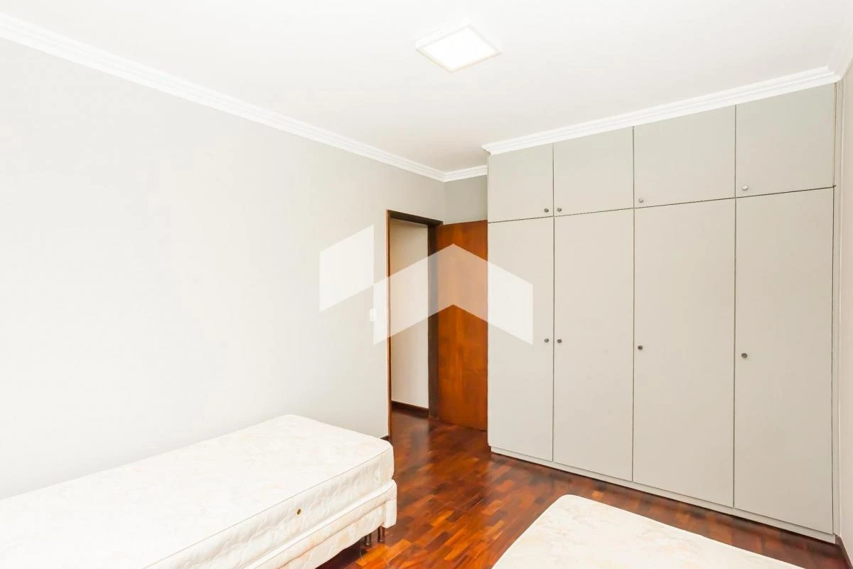 Apartment, 152 m², with wood or laminate floors — photo 21
