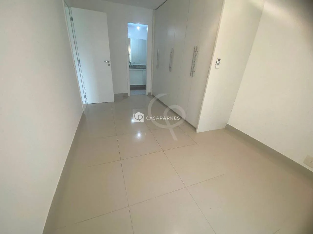 Apartment on the 9th floor with a glass-enclosed balcony — photo 18