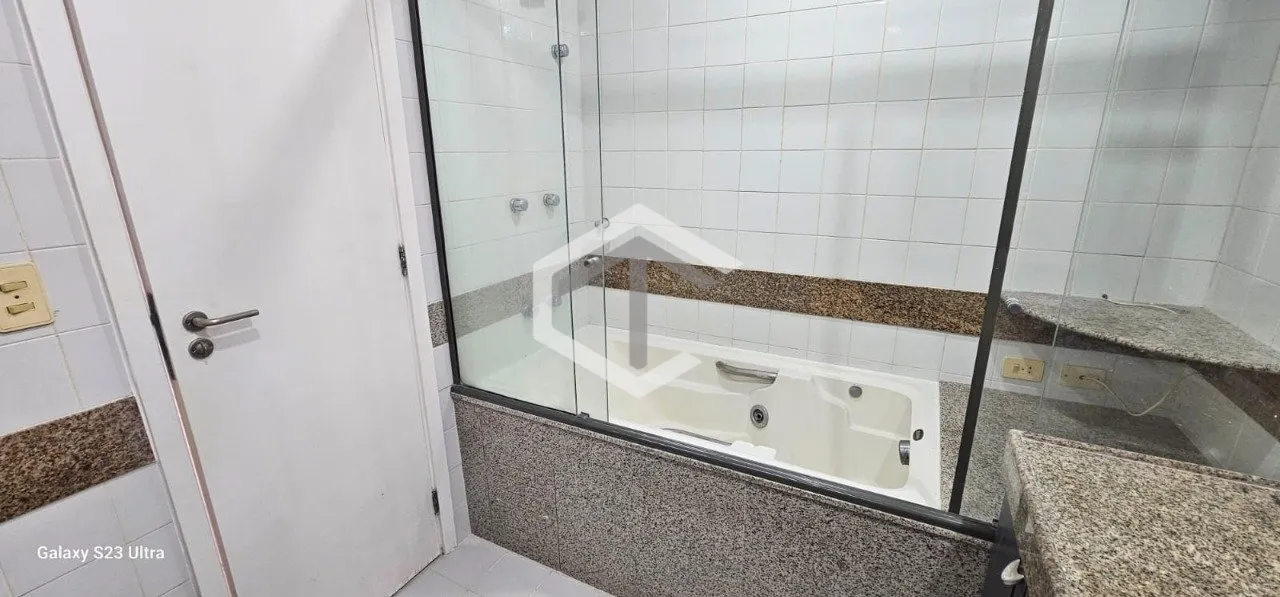Apartamento com 3 suítes e 2 vagas em 193 m² — photo 34
