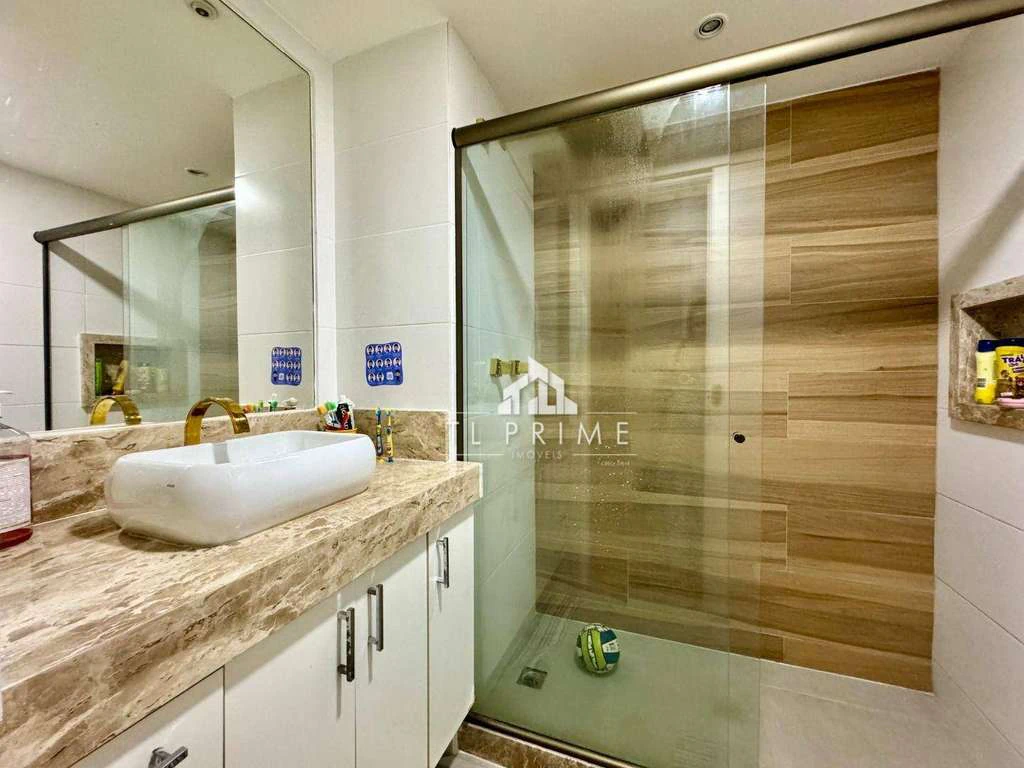 Furnished penthouse with 205 m², 3 bedrooms and 2 suites — photo 22