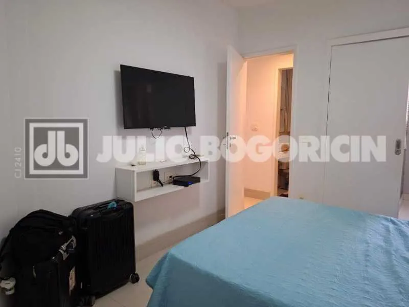 Unfurnished apartment with open-plan kitchen and 2 bedrooms — photo 5