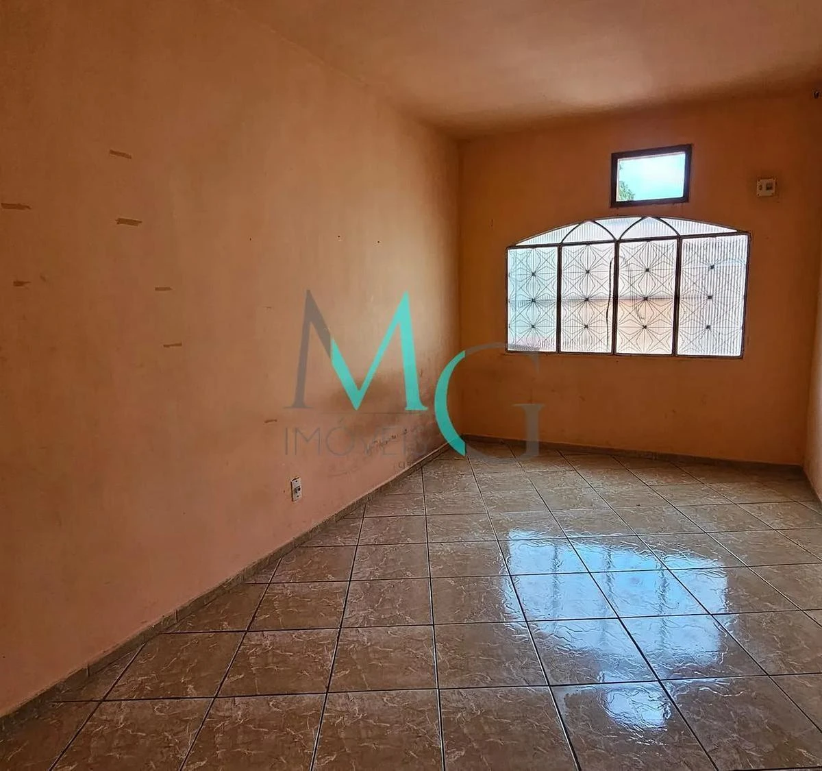 Two-bedroom house with balcony and 1 bathroom — photo 2