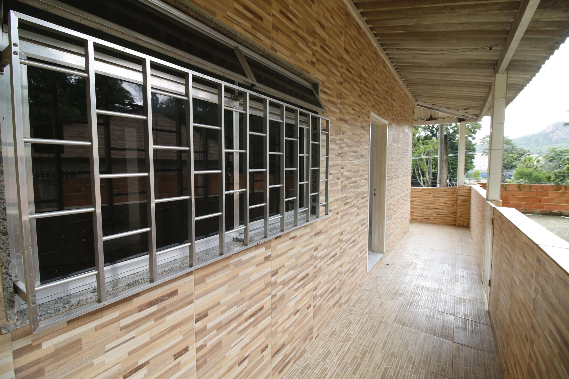 3-bedroom apartment with a grill on the balcony — photo 48