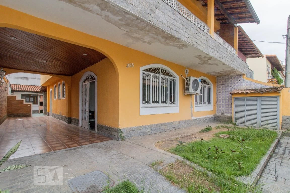 Rental house with 4 bedrooms and a private garden — photo 66