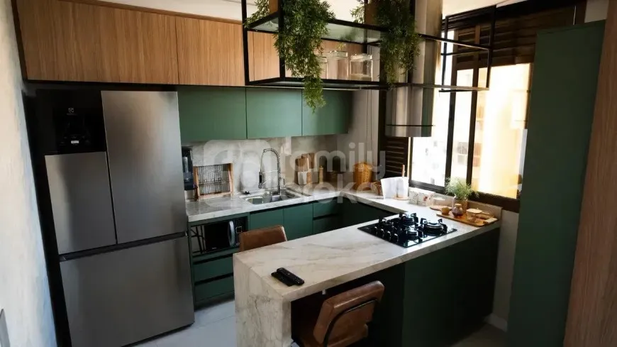 2-bedroom apartment with a glass-enclosed balcony — photo 6