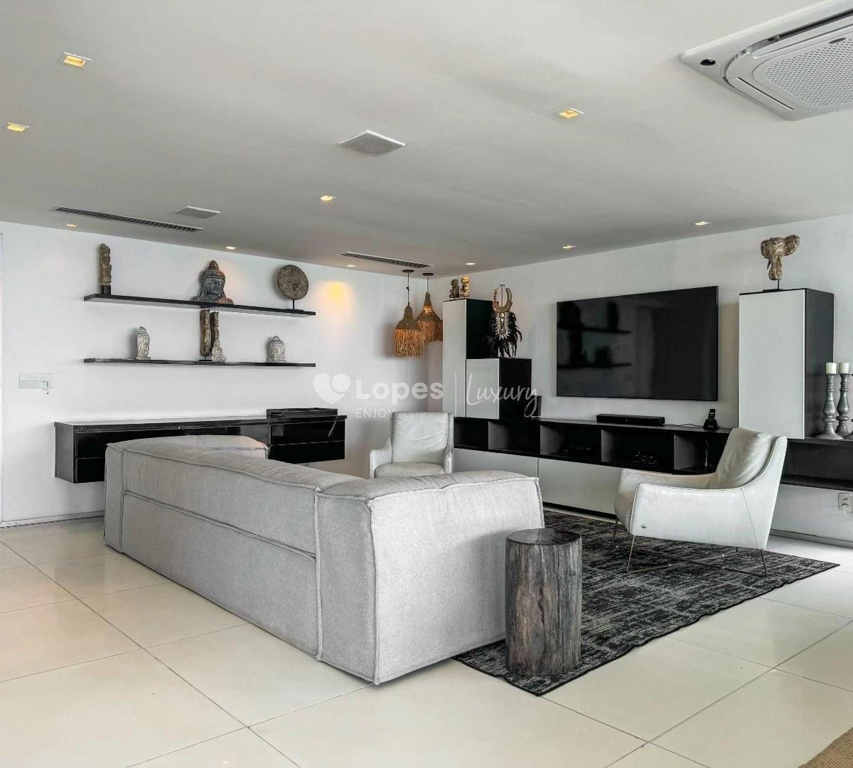 House with 5 en-suite bedrooms, 8 baths and 3 parking — photo 50