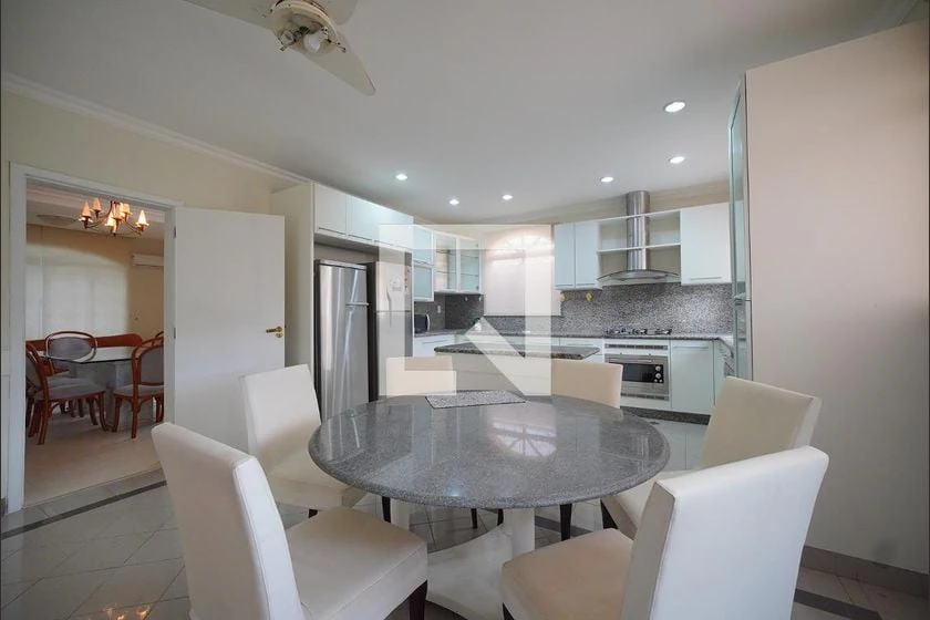 Furnished house, 350 m², with a glass-enclosed balcony — photo 22