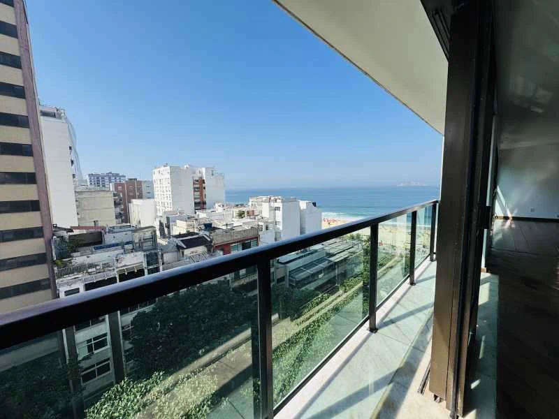 250 m² apartment with 4 bedrooms, 5 bathrooms and 3 parking