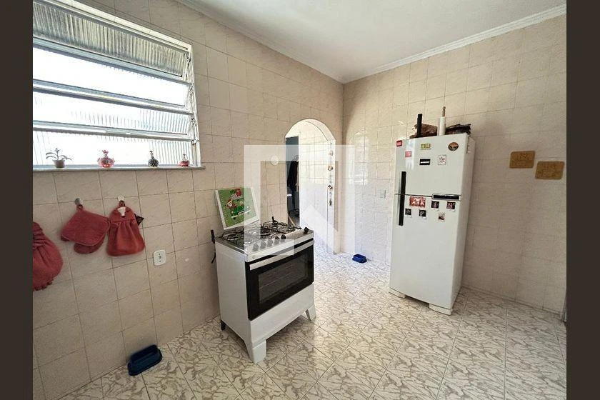 90 m² rental apartment with 3 bedrooms and balcony — photo 4