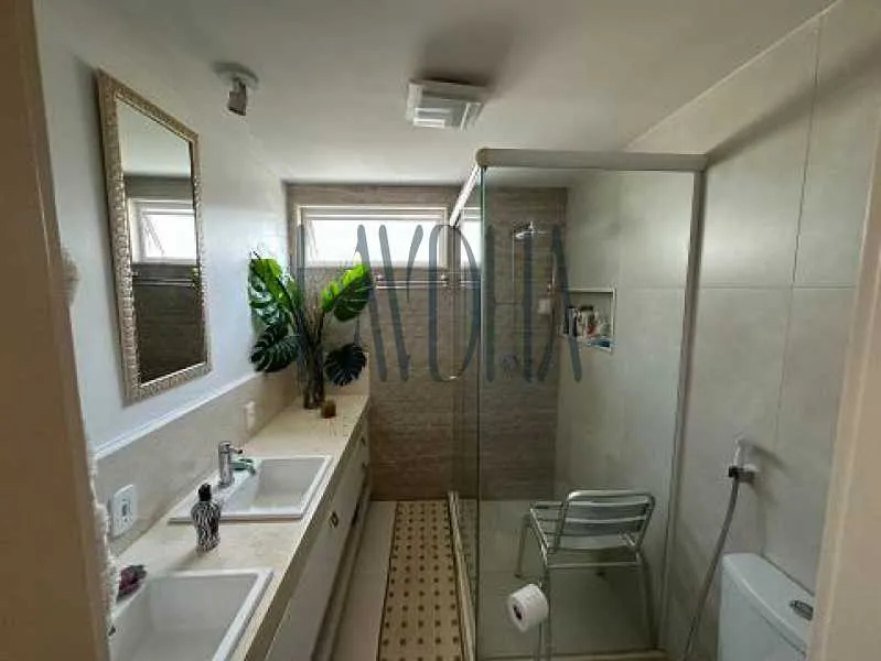 Furnished apartment with 4 bedrooms and 5 bathrooms — photo 15