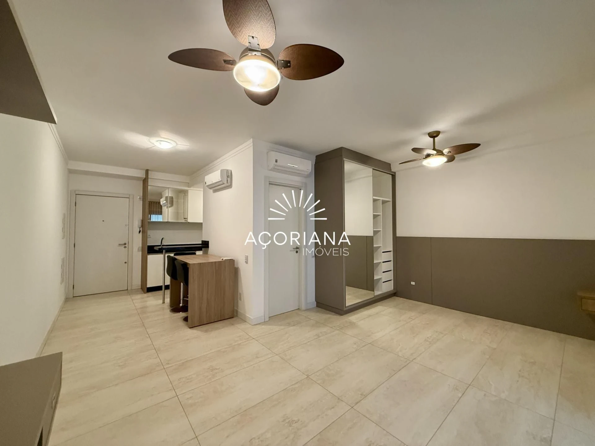 Furnished 45 m² studio with American kitchen and balcony