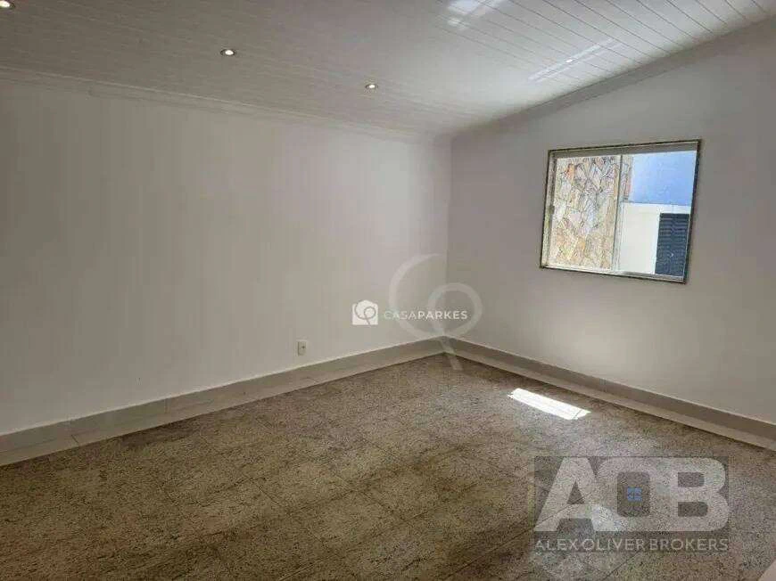 Casa de 3 quartos com 470 m² e fogão a gás — photo 17
