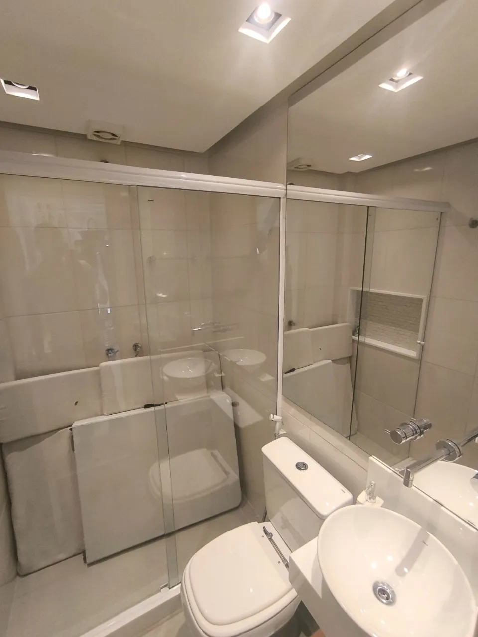 Furnished 3-bedroom apartment with an open kitchen — photo 7