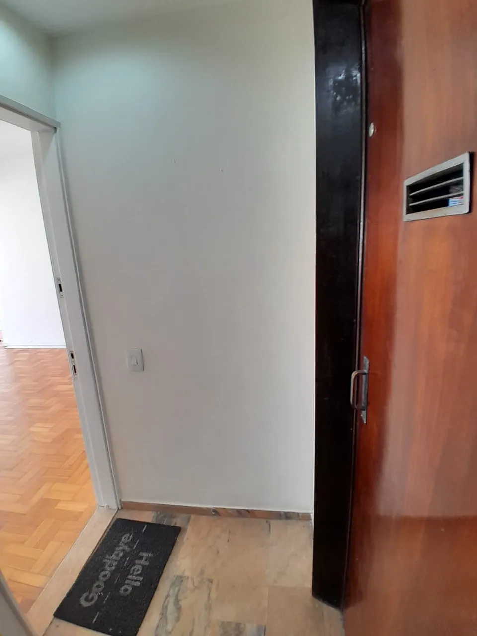 Unfurnished 2-bedroom apartment with a separate kitchen — photo 16