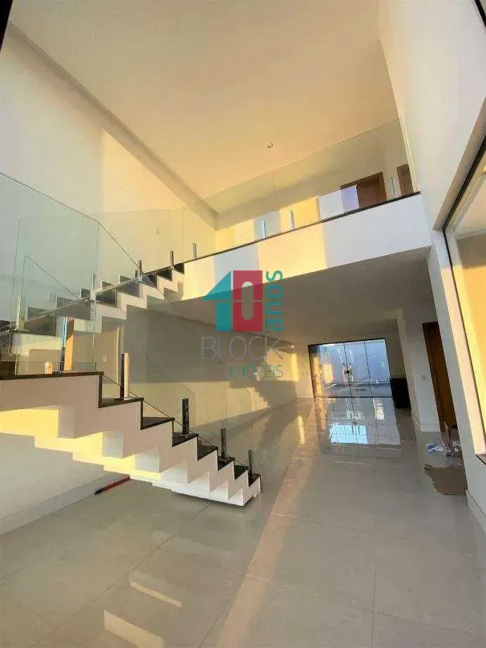 House with 3 bedrooms and 5 bathrooms, 2 parking spots — photo 11