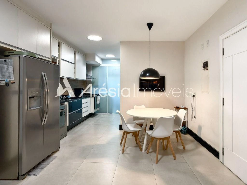 Furnished apartment with 4 bedrooms and private BBQ area — photo 34