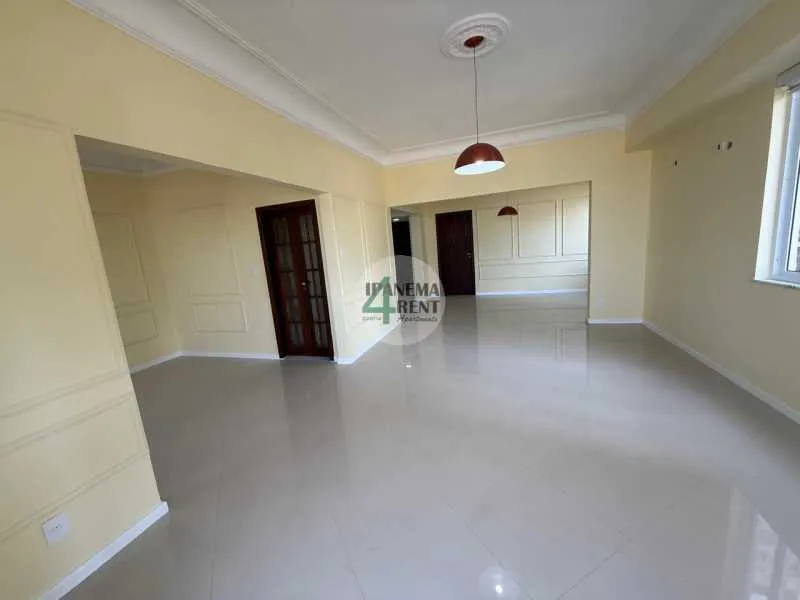 Apartment with 3 bedrooms and enclosed balcony — photo 5