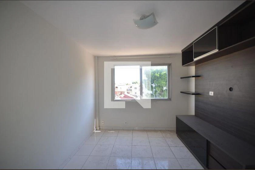 2-bedroom apartment with a glass shower box and pets allowed — photo 15