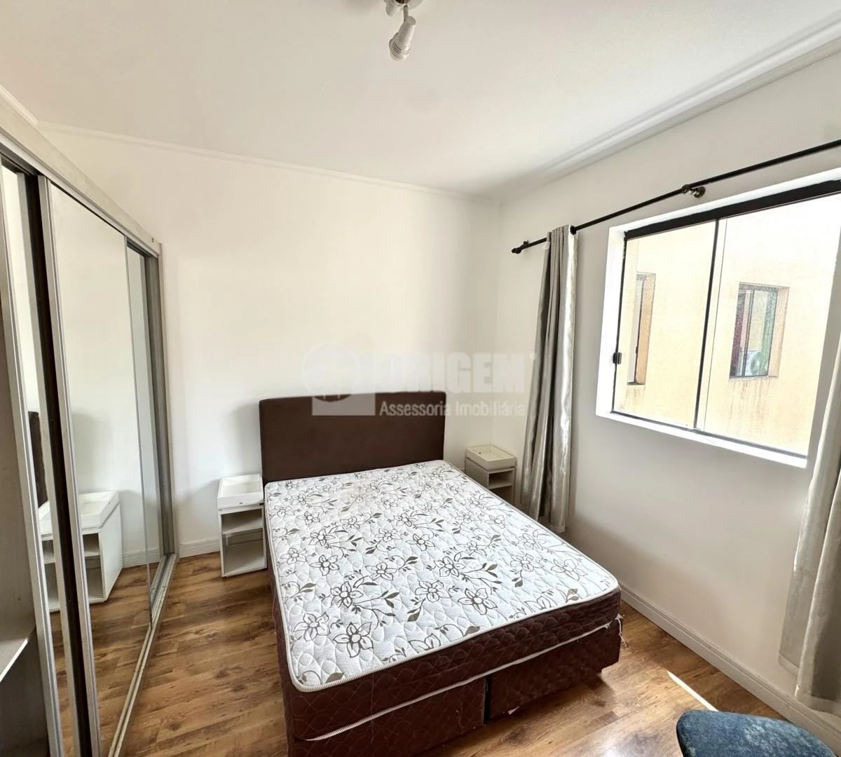 Дерев'яна підлога або ламінат та 1 спальня: квартира 43 м² — photo 4