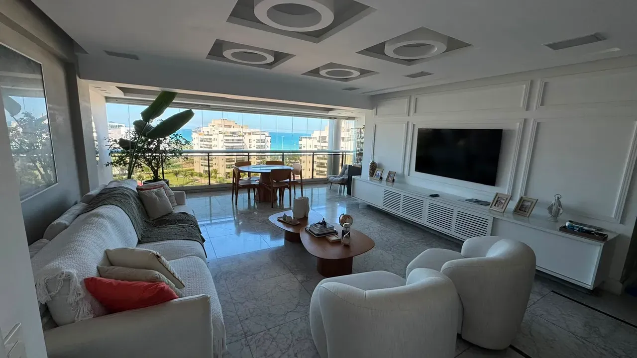 Apartamento de 190 m² com 3 quartos e varanda envidraçada