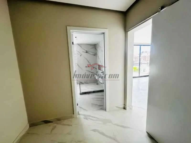 Casa de 214 m² com 4 suítes e 5 banheiros — photo 19