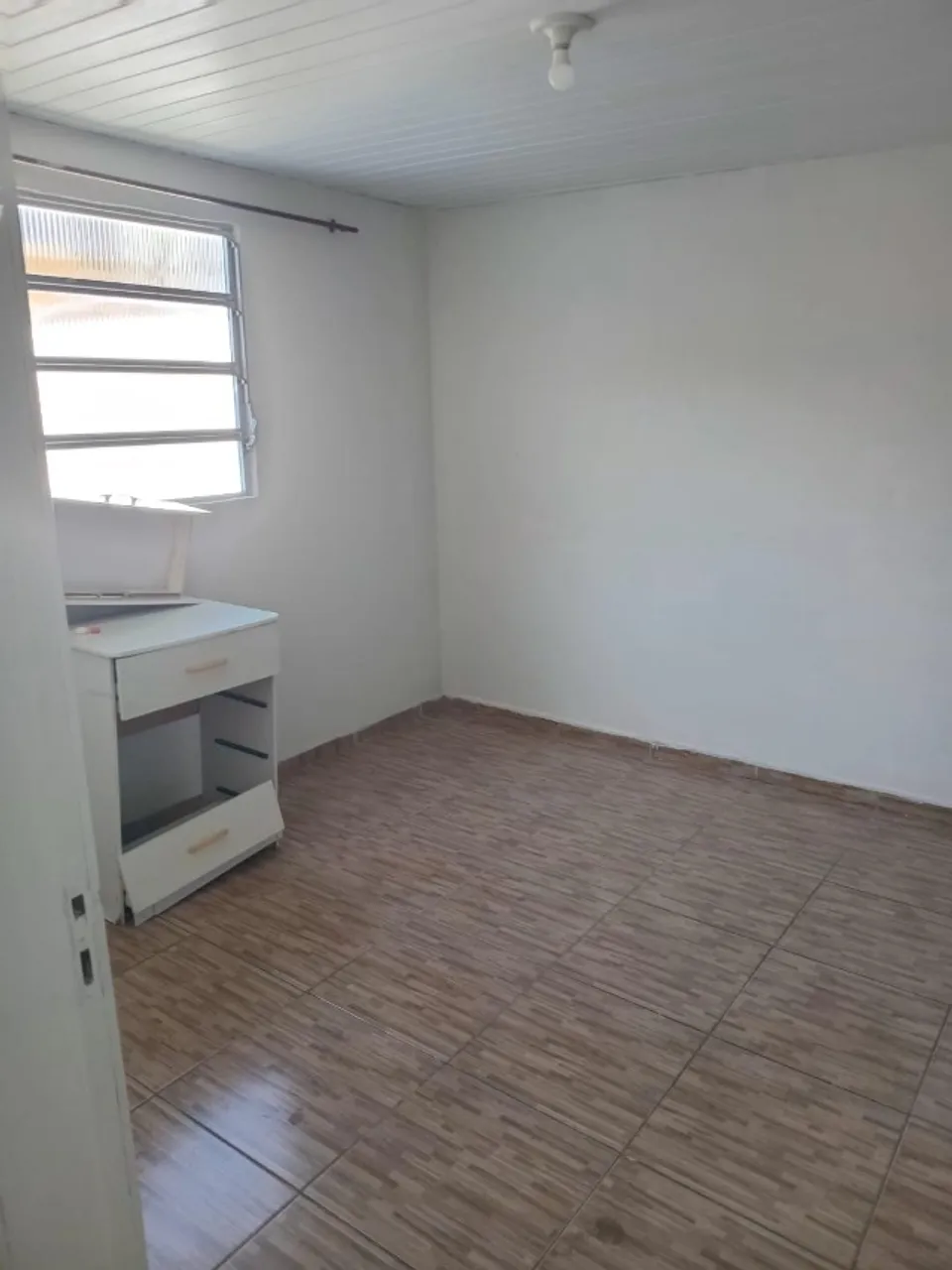 House with a closed kitchen and a gas stove — photo 12