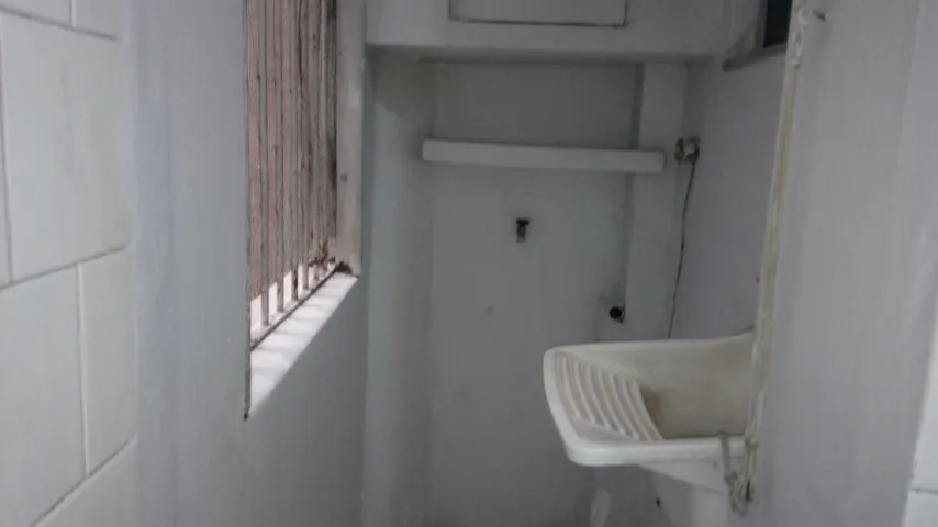 2-bedroom apartment with a separate kitchen and balcony — photo 4